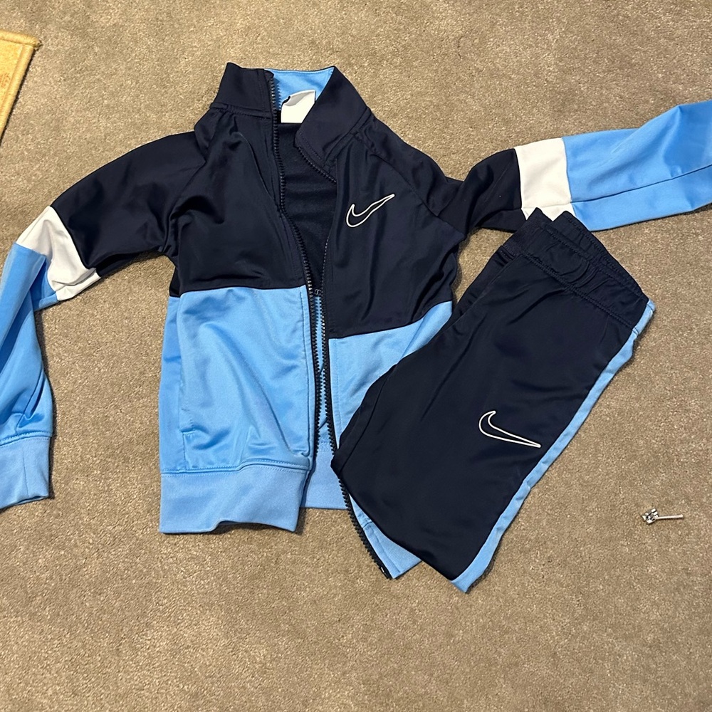Boys Nike pants and jacket